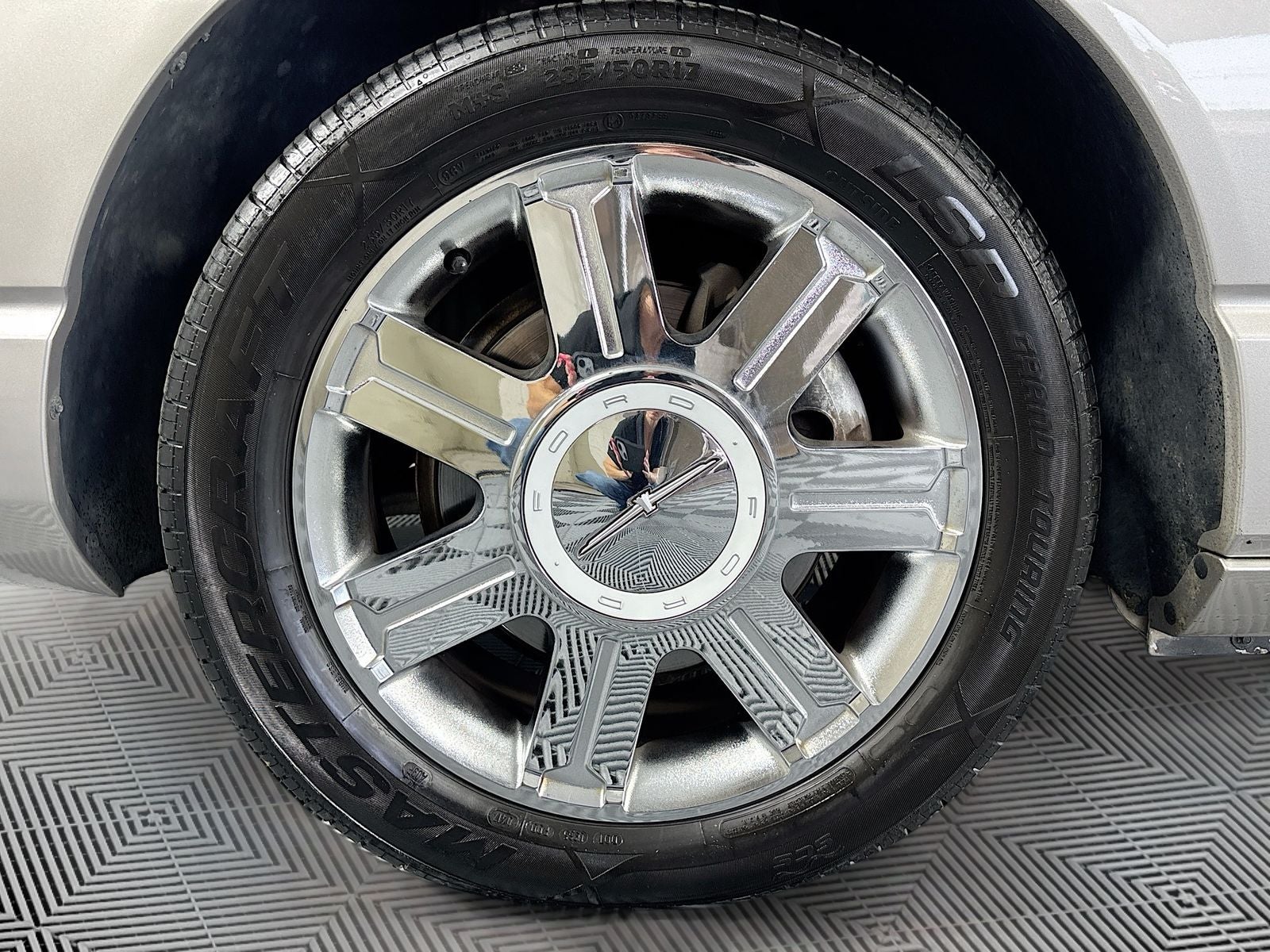 2005 Ford Thunderbird Base