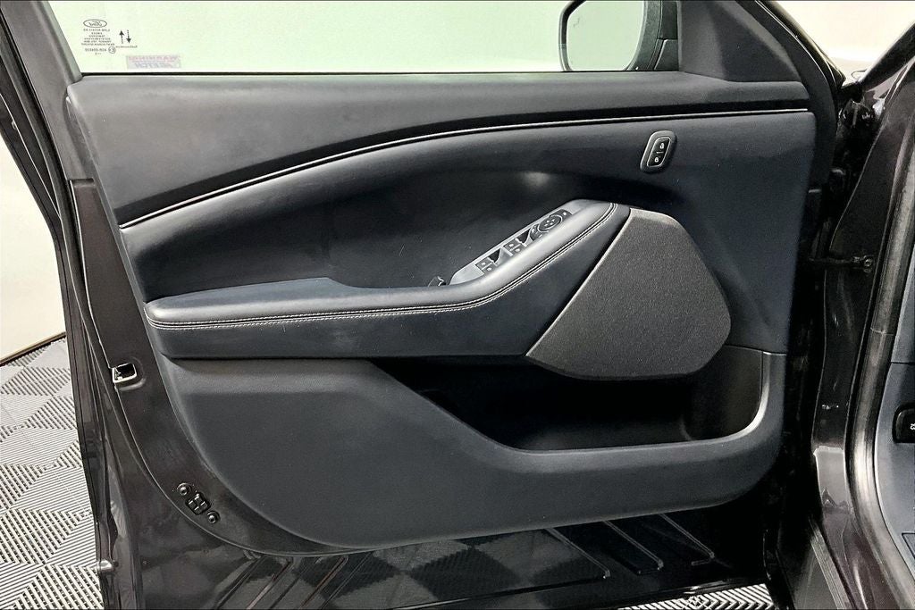 2022 Ford Mustang Mach-E Select