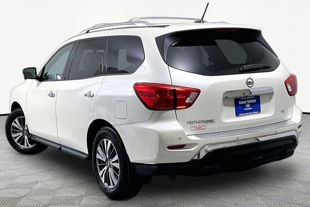 2017 Nissan Pathfinder SL