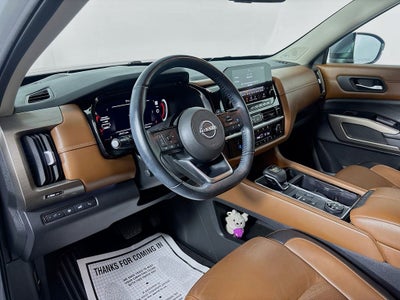 2023 Nissan Pathfinder Platinum