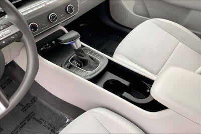 2026 Hyundai KONA SE