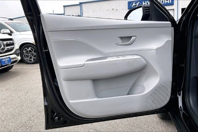 2026 Hyundai KONA SE