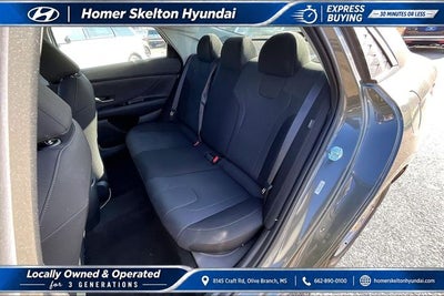 2026 Hyundai ELANTRA SE