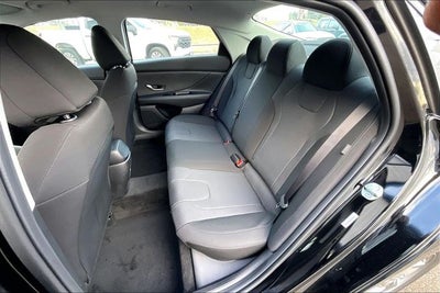 2026 Hyundai ELANTRA SE