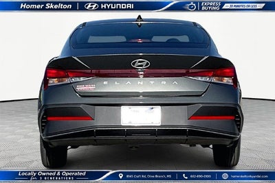 2026 Hyundai ELANTRA SE