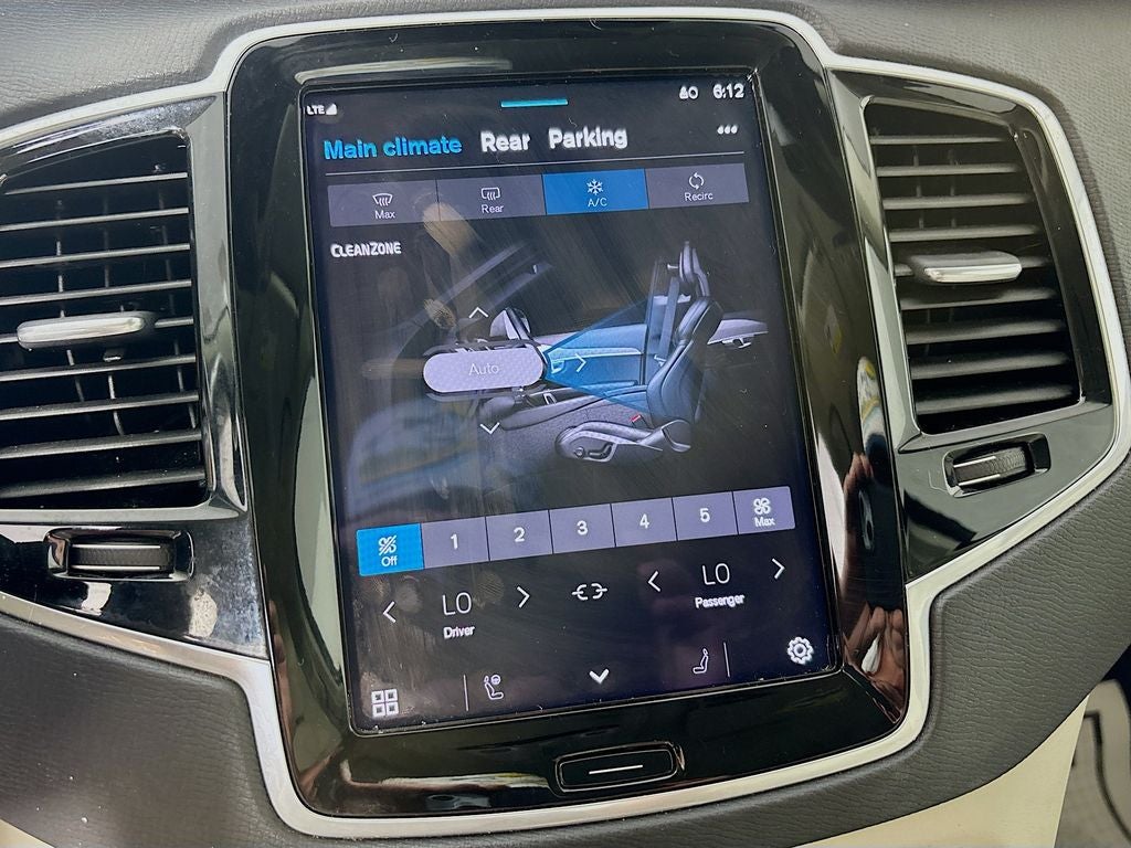 2024 Volvo XC90 B6 Plus Bright Theme
