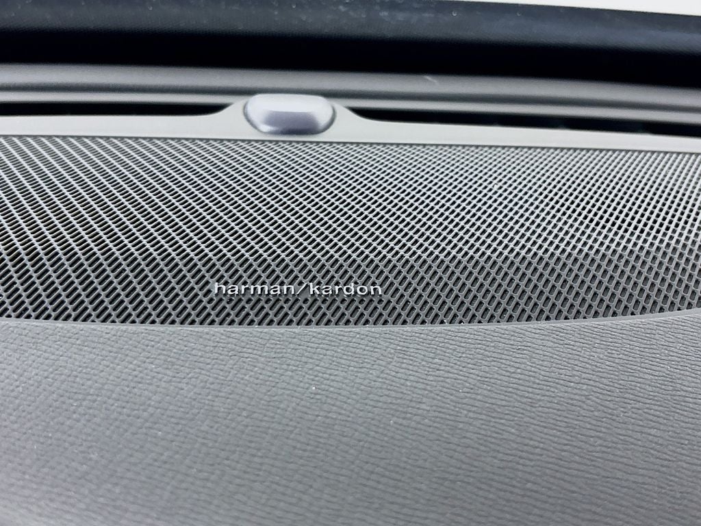 2024 Volvo XC90 B6 Plus Bright Theme