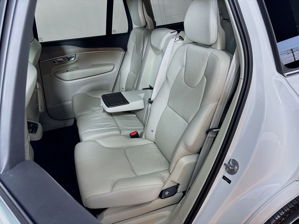 2024 Volvo XC90 B6 Plus Bright Theme