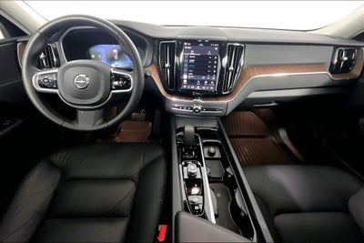 2024 Volvo XC60 B5 Plus Dark Theme