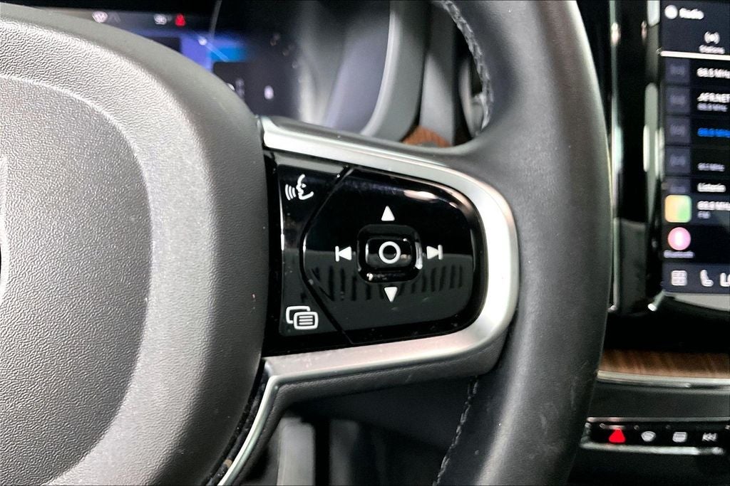 2024 Volvo XC60 B5 Plus Dark Theme
