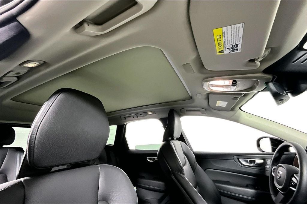 2024 Volvo XC60 B5 Plus Dark Theme