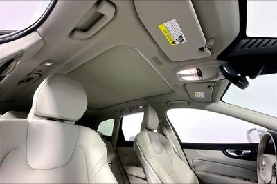2023 Volvo XC60 B5 Plus Bright Theme