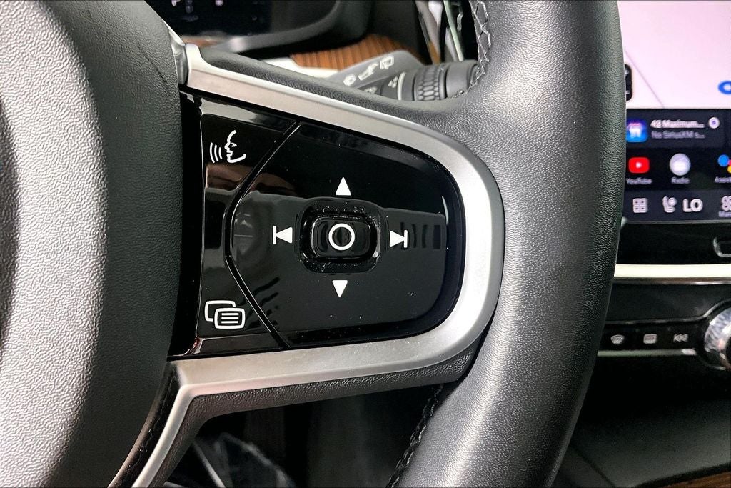 2025 Volvo V60 Cross Country B5 Plus