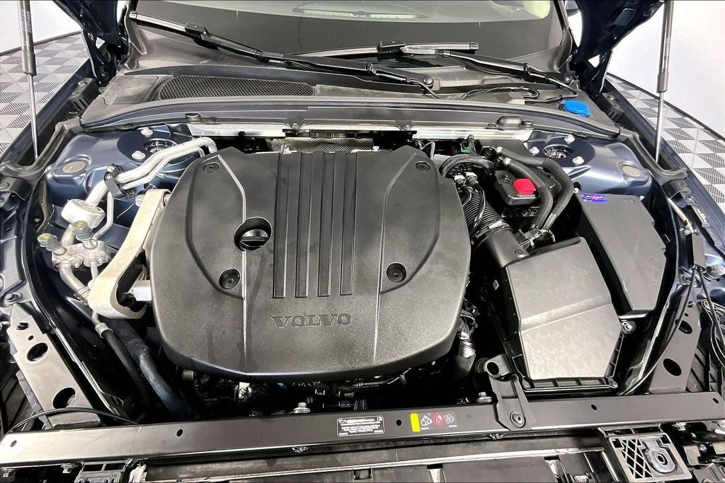 2025 Volvo V60 Cross Country B5 Plus