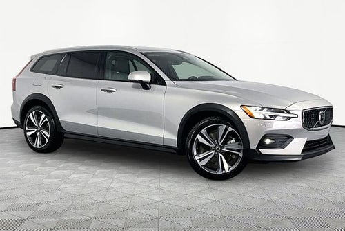 2025 Volvo V60 Cross Country B5 Plus
