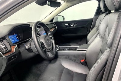 2025 Volvo V60 Cross Country B5 Plus