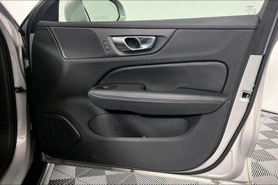 2025 Volvo V60 Cross Country B5 Plus