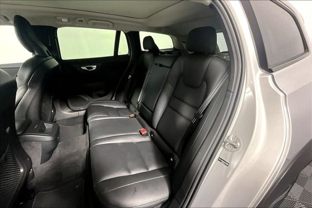 2025 Volvo V60 Cross Country B5 Plus