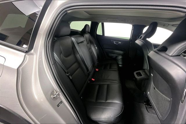2025 Volvo V60 Cross Country B5 Plus