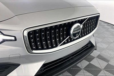 2025 Volvo V60 Cross Country B5 Plus