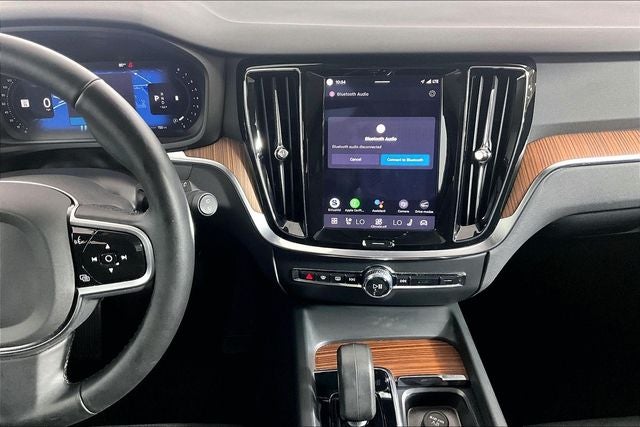 2025 Volvo V60 Cross Country B5 Plus