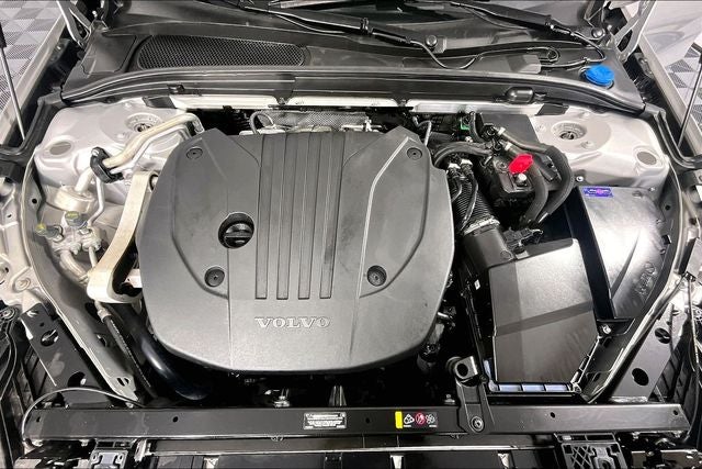 2025 Volvo V60 Cross Country B5 Plus