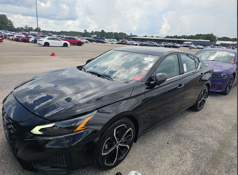 2023 Nissan Altima 2.5 SR
