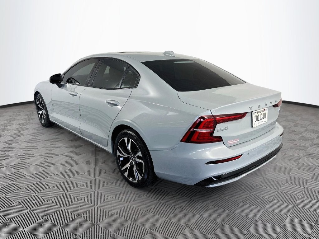 2024 Volvo S60 B5 Core Dark Theme