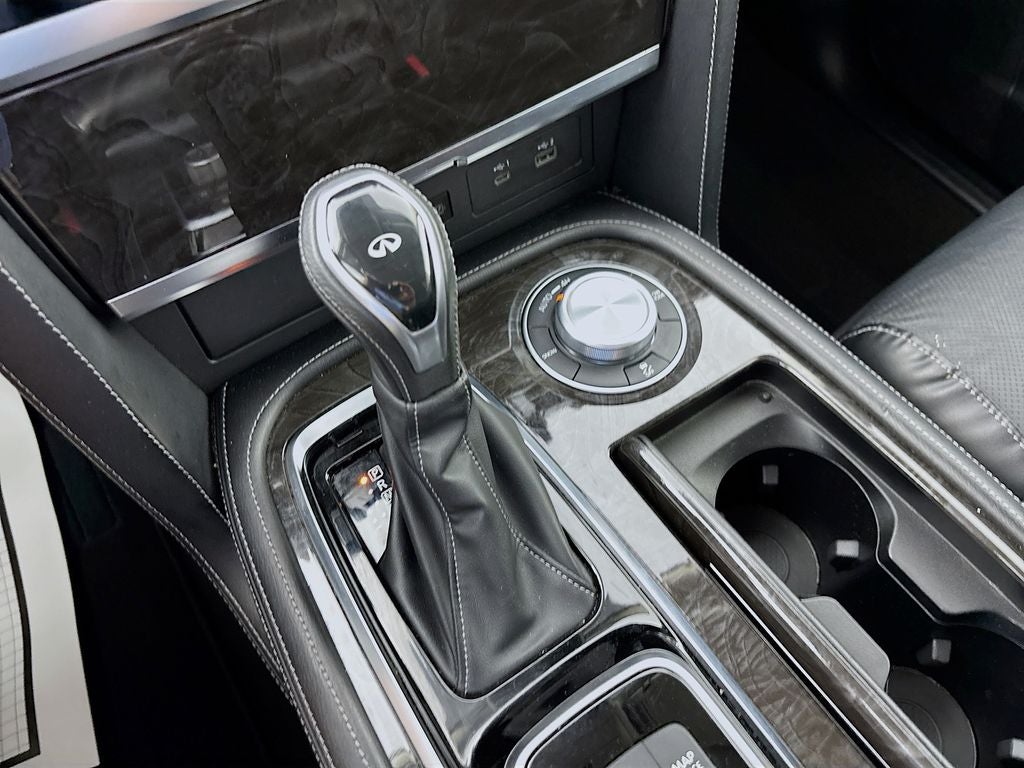 2024 INFINITI QX80 LUXE