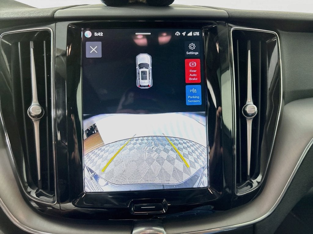 2024 Volvo XC60 B5 Core
