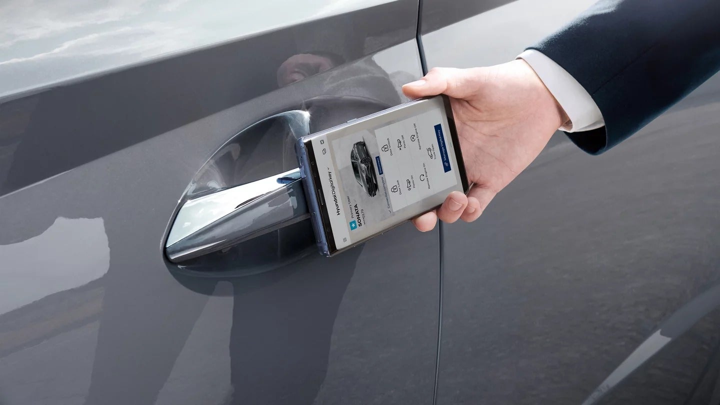 Hyundai Sonata Hybrid keyless entry using personal mobile phone